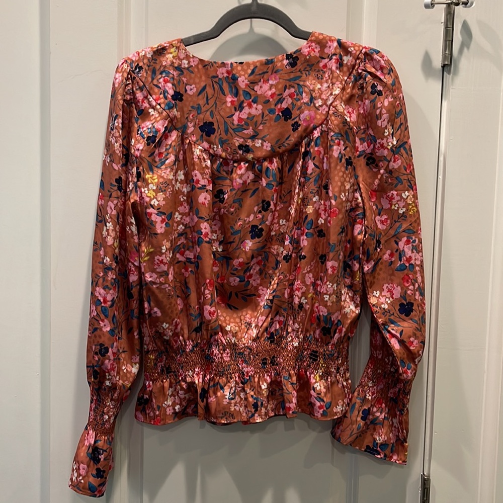 Ann Taylor light rust, pink, blue smocked sleeve and waist blouse size M NWT - Picture 6 of 8